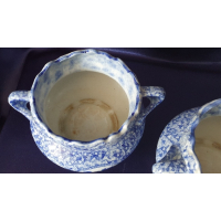 Blauw witte plantenpotten, gemerkt